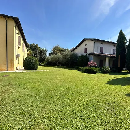 Corte San Lorenzo B&B 데센자노델가르다